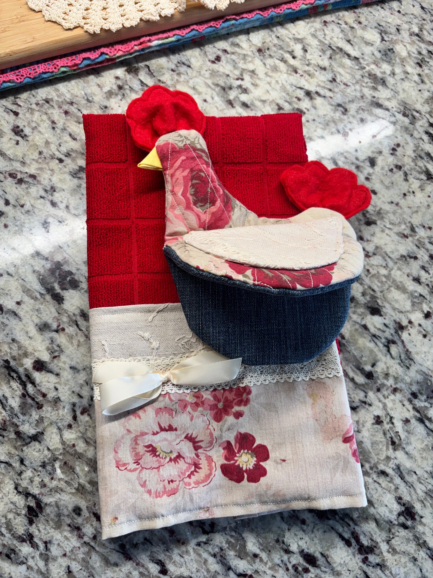 Vintage linen chicken oven mitt set