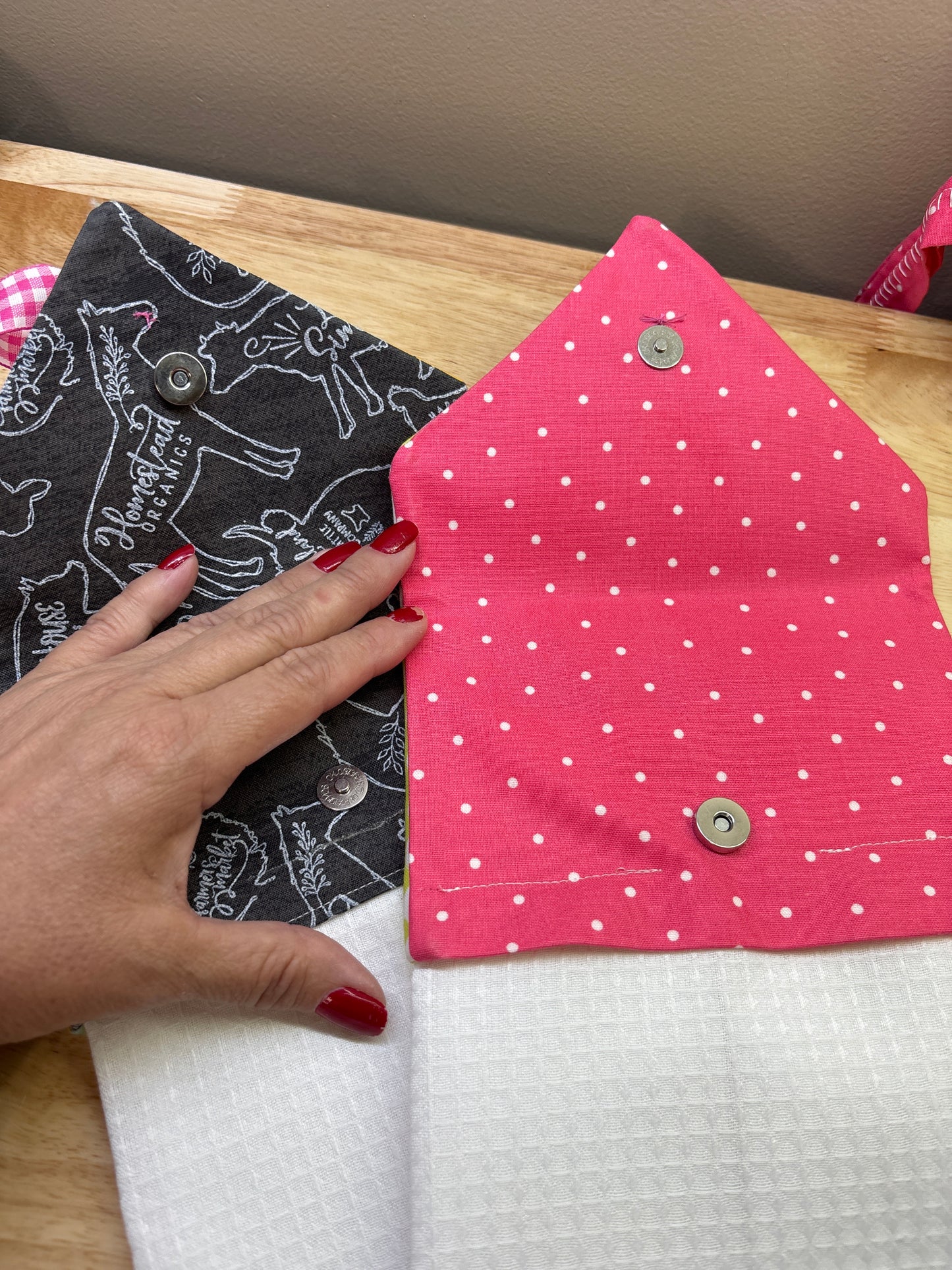 Trifold kitchen magnetic towel set