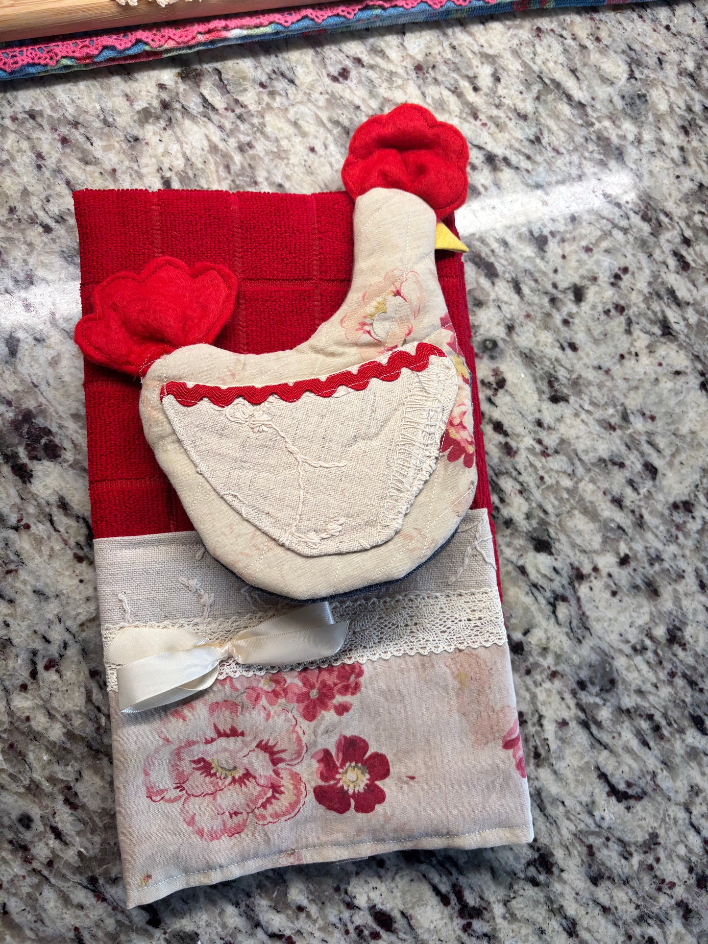 Vintage linen chicken oven mitt set