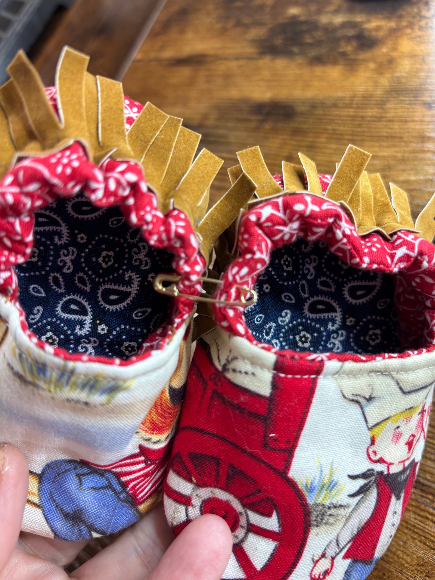 Western wagon moccasin 6-9mos