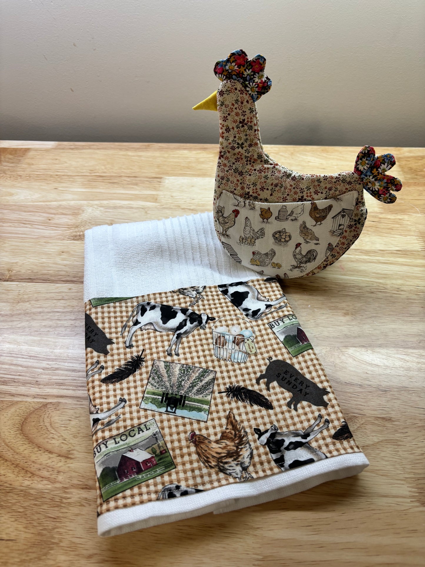 Chicken (on the farm) oven mitt set
