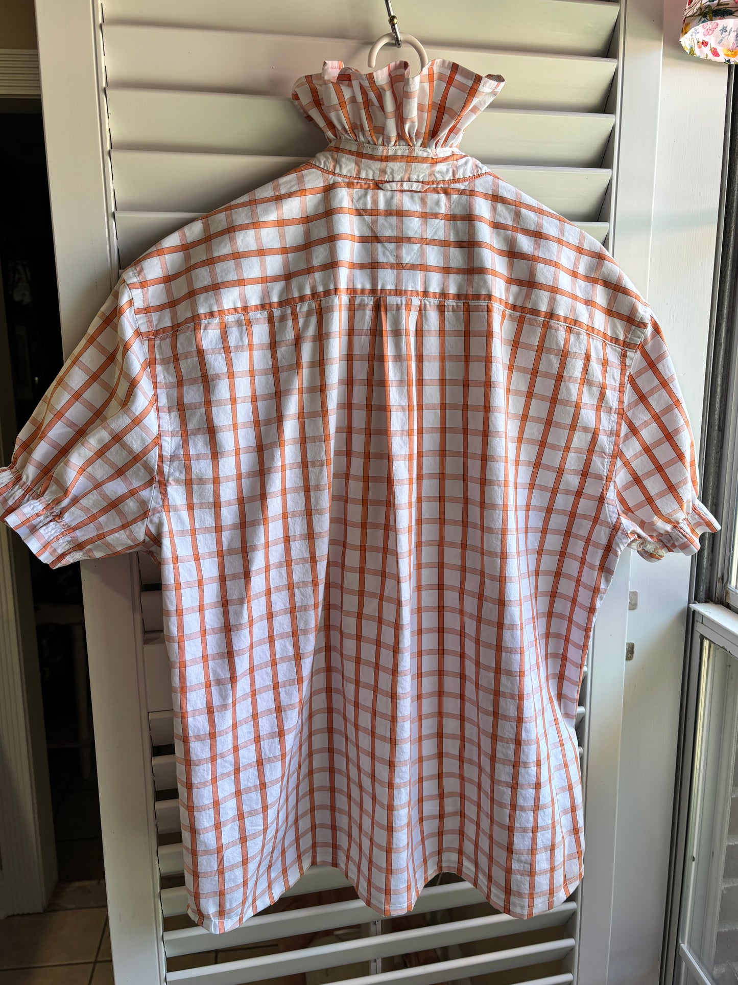 Ruffled creamsicle short sleeve