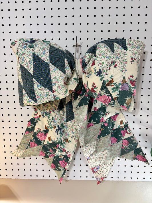 Vintage quilted 20x20” bow hanger Forrest