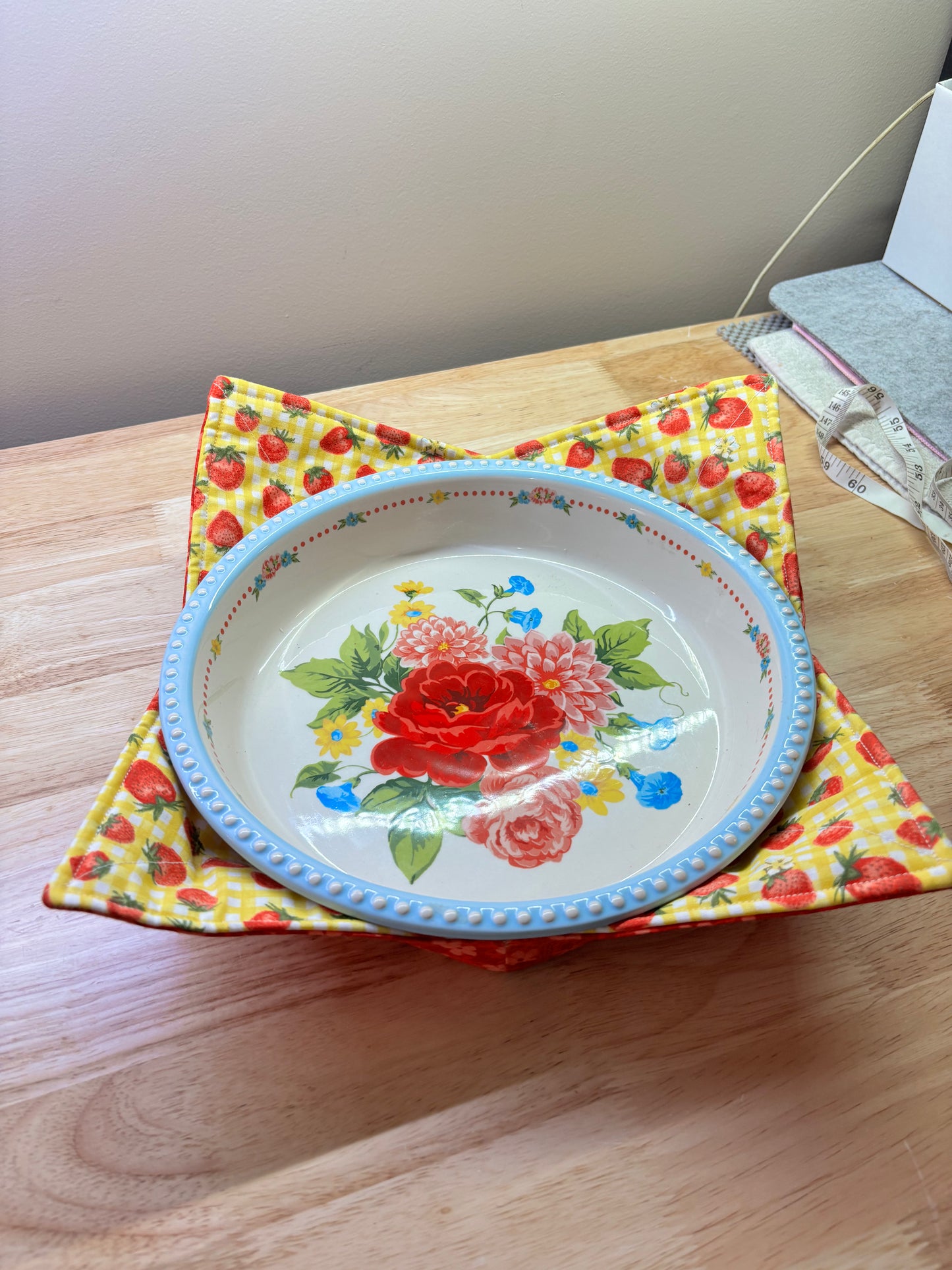Reversible hot plate pie holder