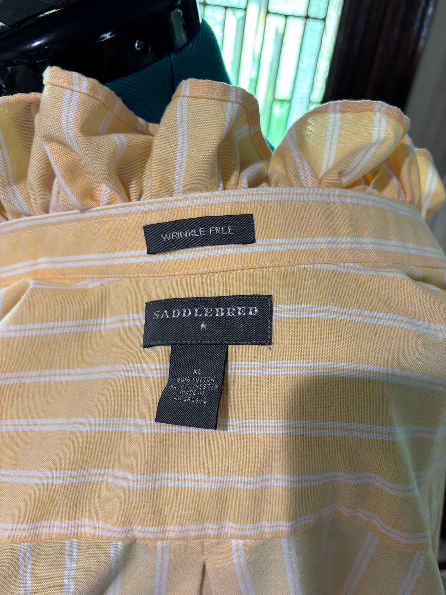 Ruffled oxford Ain’t no sunshine when she’s gone XL