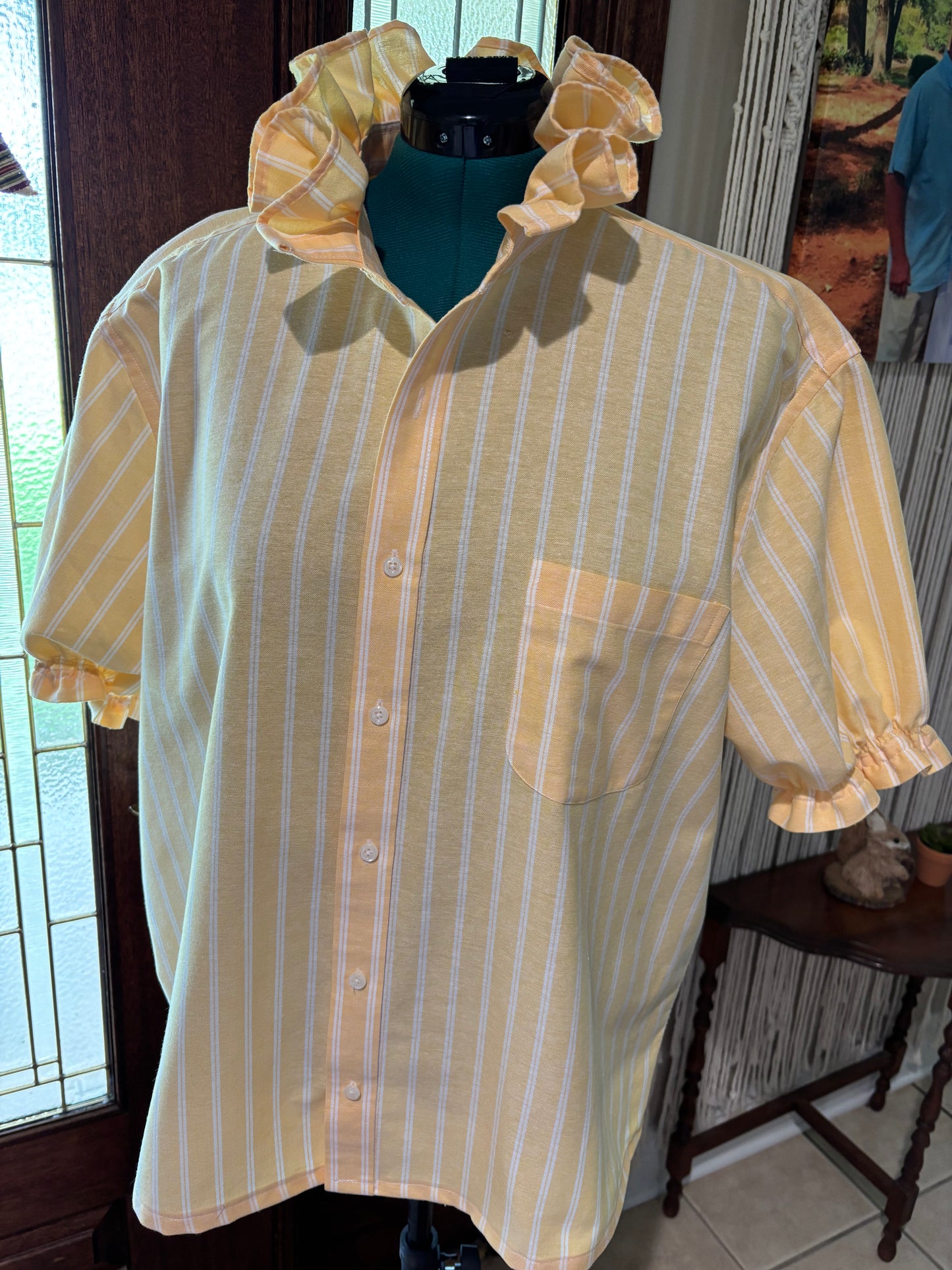Ruffled oxford Ain’t no sunshine when she’s gone XL