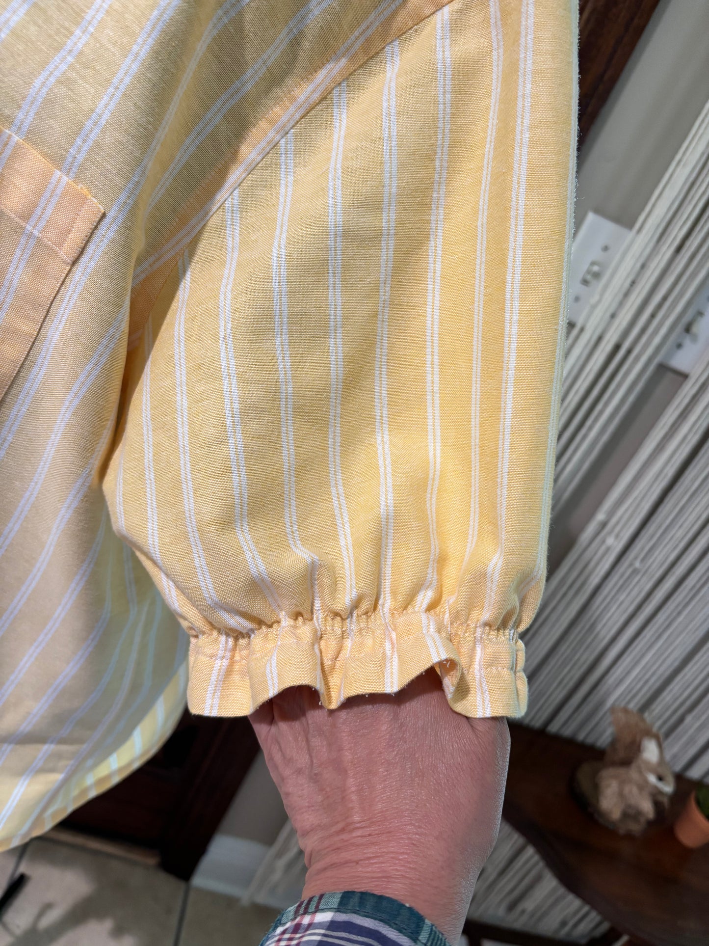 Ruffled oxford Ain’t no sunshine when she’s gone XL