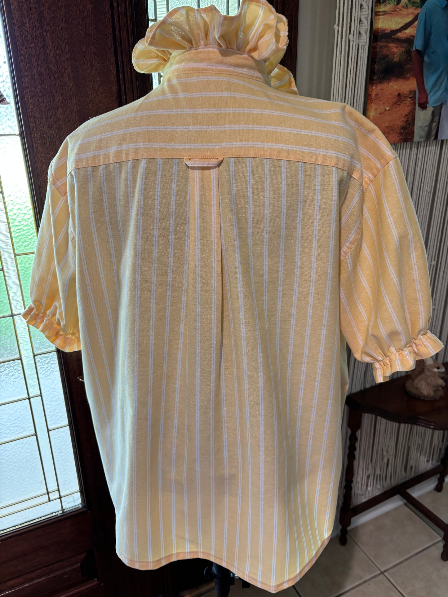 Ruffled oxford Ain’t no sunshine when she’s gone XL