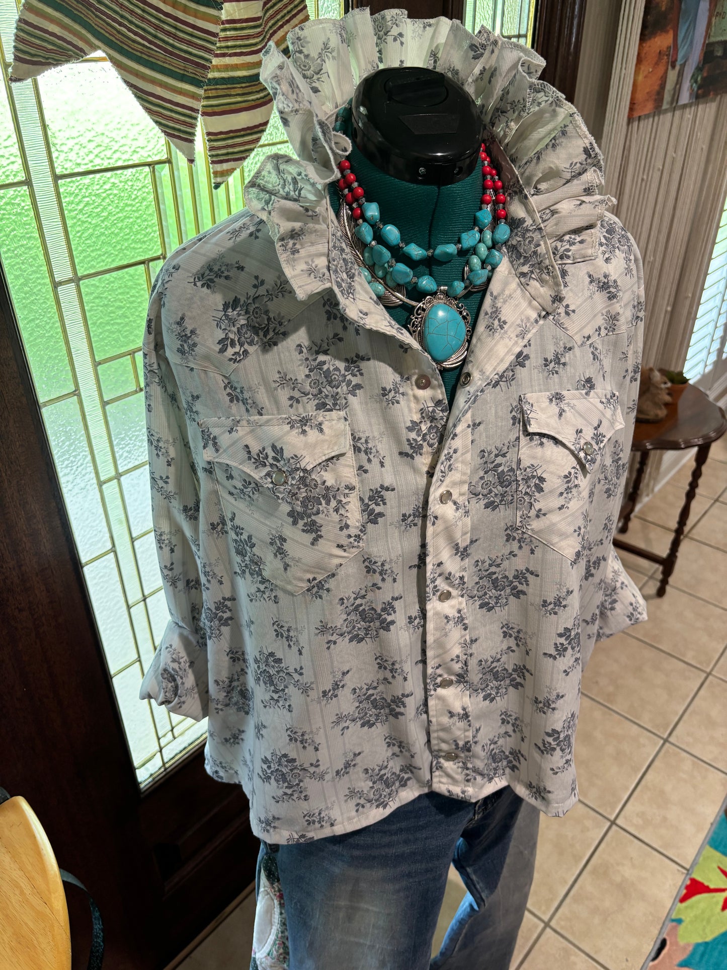 Vintage ruffled Pearl snapper charcoal